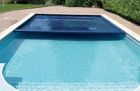 Are Solid Pool Covers Worth It? How They Differ from Mesh Pool Covers